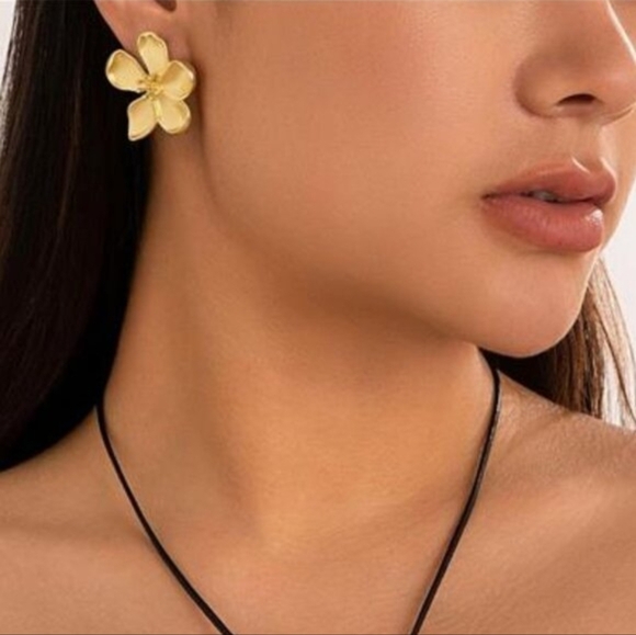 Gold Hoop Earrings - Picture 3 of 8